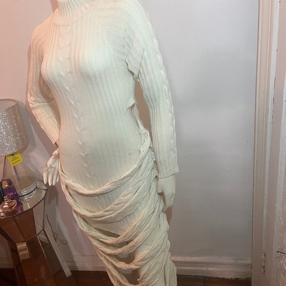 Dress - Picture 1 of 8